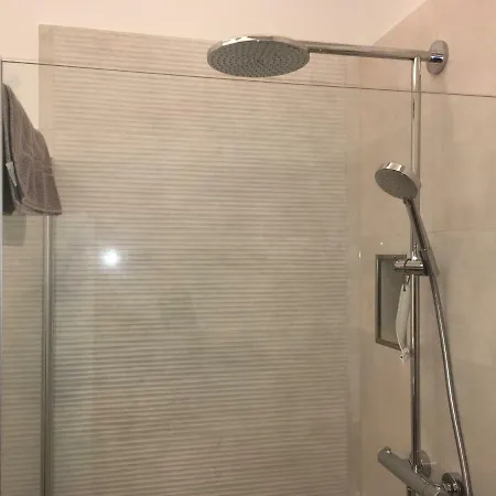 Apartment Media *