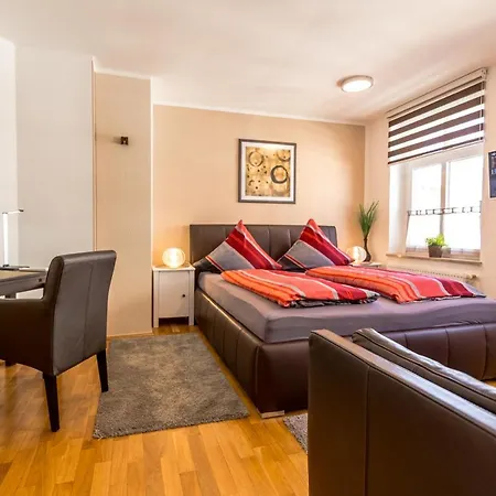 Media Apartment *