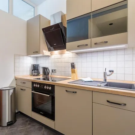 Media Apartment *
