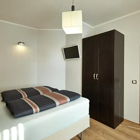Media Apartment *