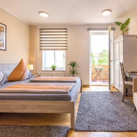 Media Apartment *